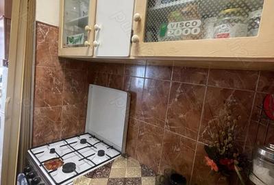 Garsonieră decomandată în Tractorul - 2