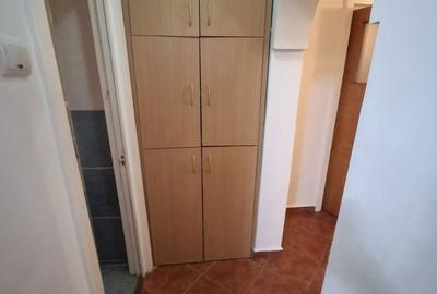Apartament cu 3 camere decomandat în Tei - 4