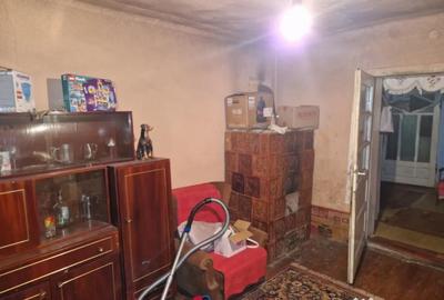 Casă cu 3 camere cu Teren 1800 Mp în Mogoșești