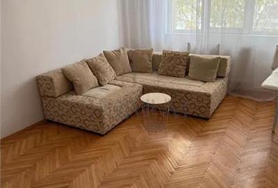 Apartament cu 3 camere decomandat, mobilat în Soarelui