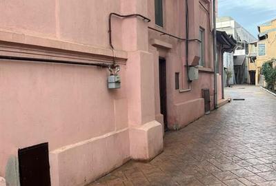 Casă cu 3 camere cu Canalizare în 13 Septembrie - 2