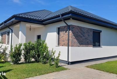 Casă cu 4 camere în Corbeanca