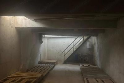 Spațiu comercial, de 300 mp, în Central