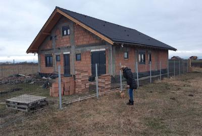 Casă cu 3 camere în Sânpetru - 4