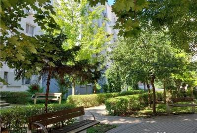Apartament cu 2 camere decomandat în Mioriței