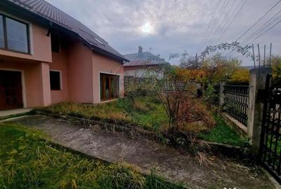 Casă cu 5 camere cu Teren 465 Mp în Dărmănești - 16