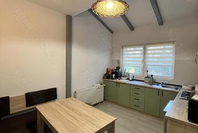 Apartament cu 4 camere decomandat în Zăvoi - 9