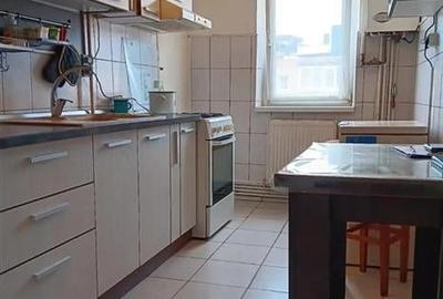 Apartament 3 camere zona Grivitei
