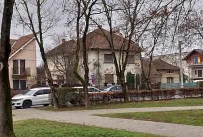 Apartament cu 3 camere semidecomandat în Solidarității - 1