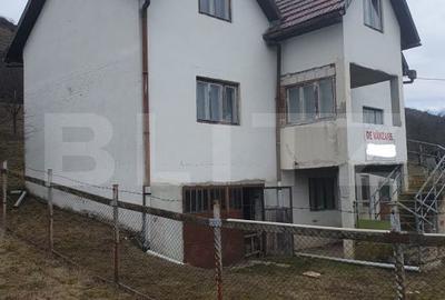 Casă cu 5 camere cu Teren 2600 Mp în Feleacu - 2
