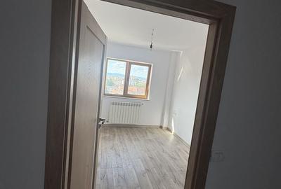 Apartament cu 3 camere decomandat în Astra - 7
