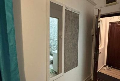 Garsonieră de închiriat, centrală pe gaz, etaj 3, bucatarie separată, Calea Giro - 4