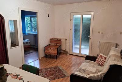 Inchiriez apartament la parterul casei - 11