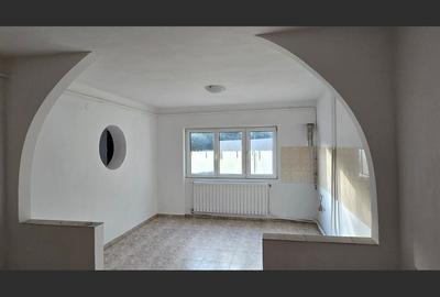 Casă cu 5 camere, 3 terase si gradina mica | Zona Lipovei - 36