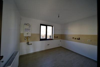 Duplex cu 4 camere cu Canalizare în Prelungirea Ghencea - 10