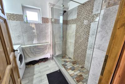 Casă individuală cu 10 camere în Stupini