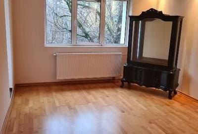 Apartament cu 2 camere decomandat în Aviației