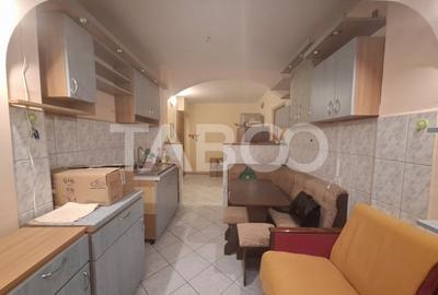 2 camere de vanzare la etajul 1 - Apartament decomandat cu pivnita - 9