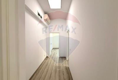 Spațiu comercial, de 100 mp, în P-ța Victoriei - 11