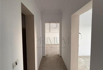 Apartament cu 3 camere semidecomandat în Central - 1