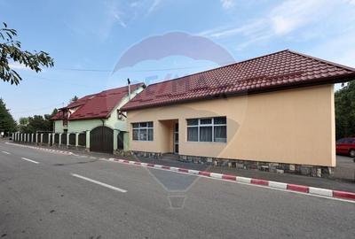 Casa si Spatiu comercial, centru in Sacele! - 3