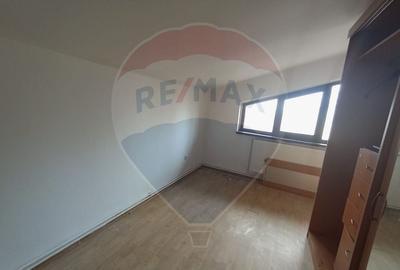 Casa / Vila cu 5 camere de inchiriat in zona Bariera Valcii - 4