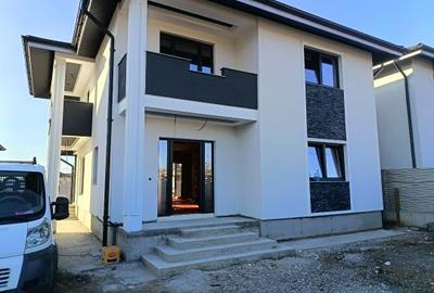 Casă cu 4 camere în Central - 8