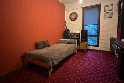 Apartament cu 4 camere, mobilat în Central - 9