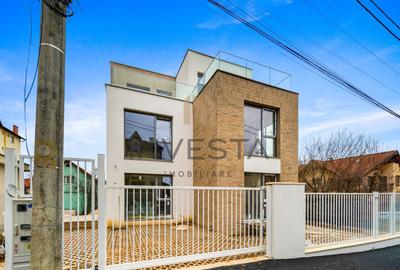 Duplex cu 6 camere cu Canalizare în Andrei Mureșanu - 1