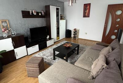 Apartament cu 3 camere decomandat în Ostroveni