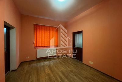 Casă cu 5 camere cu Canalizare în Mehala - 4