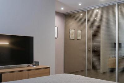 Penthouse cu 3 camere, mobilat în Central - 18