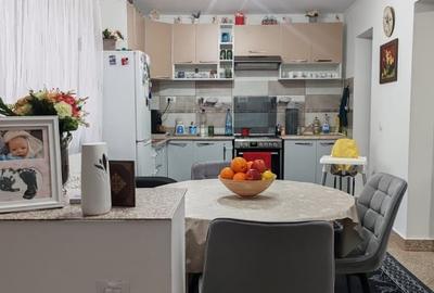 Casă individuală cu 5 camere cu Teren 2400 Mp în Central - 2