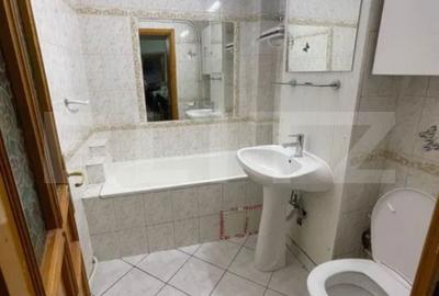 Apartament cu 3 camere decomandat în Șcheia