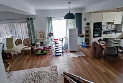 Casă individuală cu 4 camere cu Teren 187 Mp în 1 Decembrie - 2