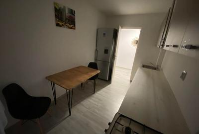 Apartament cu 3 camere semidecomandat în Central - 2