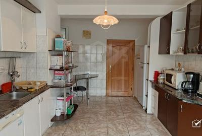 Casă cu 4 camere în Luna - 9