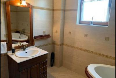 Apartament cu 3 camere în Central - 2