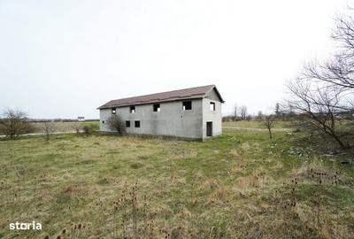Casă cu 4 camere în Podu Oltului - 8