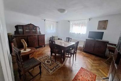 Apartament cu 3 camere decomandat în Central - 2