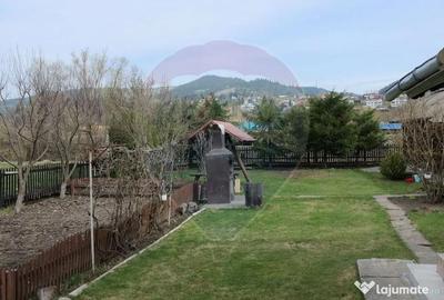 Casă cu 9 camere cu Canalizare în Central - 10