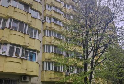 Apartament cu 3 camere decomandat, mobilat în Obor