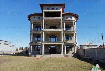 Casă în 1 Decembrie - 1