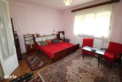 Casă cu 2 camere cu Teren 1058 Mp în Central - 4