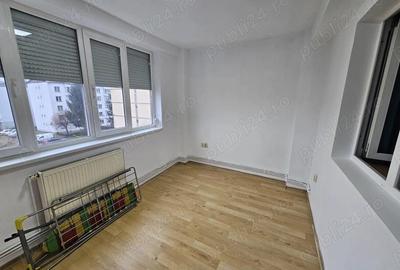 Apartament cu 3 camere semidecomandat în Central - 12