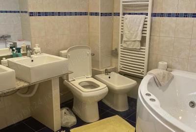 Casă cu Teren 2000 Mp în Central - 1