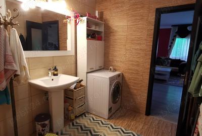 Casă cu 6 camere cu Teren 420 Mp în Piața Centrală - 10