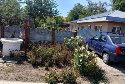 Casă cu 4 camere cu Teren 3300 Mp în Central - 2