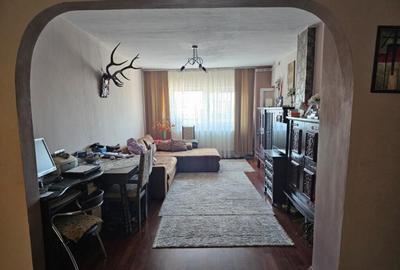 Apartament 4 camere, decomandat situat in zona Tomis III - 9