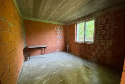 Casă cu 4 camere în Clinceni